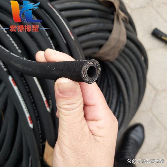 高壓膠管總成與鋼絲編織排水橡膠管 機械設備液壓系統的關鍵連接件